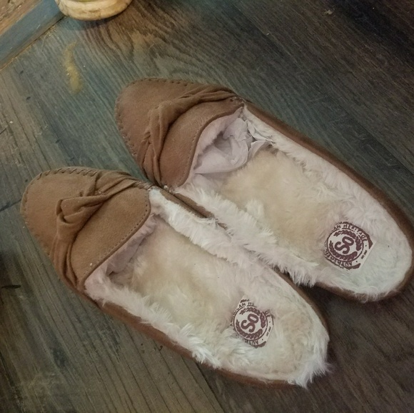 New shoes - Picture 2 of 2